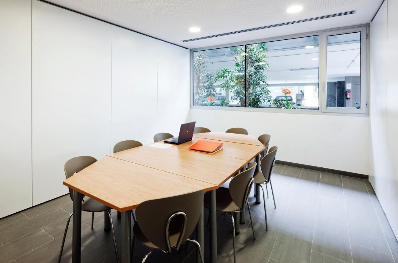 Апартаменты Residencia Universitaria Sarria Барселона Экстерьер фото