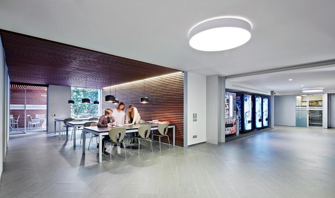 Апартаменты Residencia Universitaria Sarria Барселона Экстерьер фото